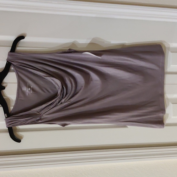 New York & Company Women's Gray Sleeveless Blouse Top NWT Size Small - Picture 1 of 4